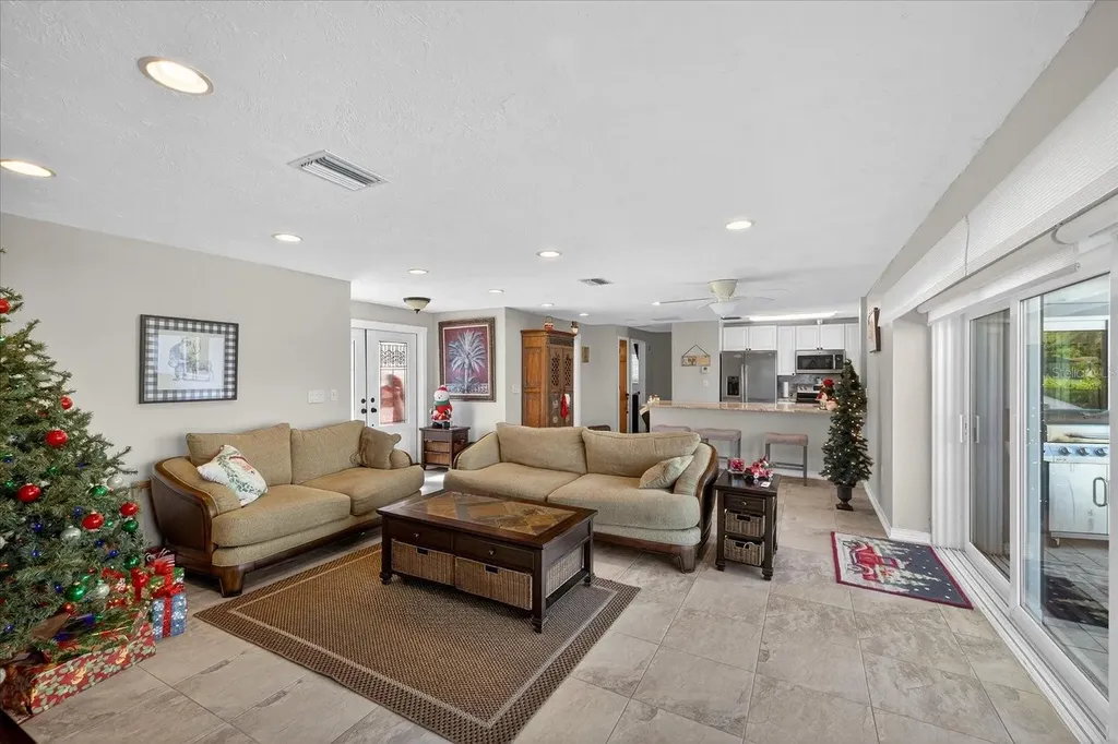 853 Seacrest Drive Largo FL 33771