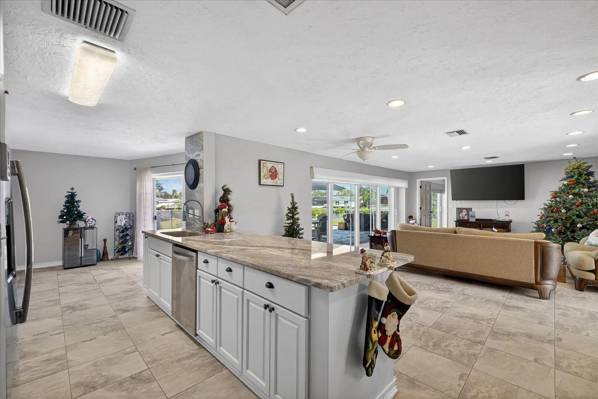 853 Seacrest Drive Largo FL 33771