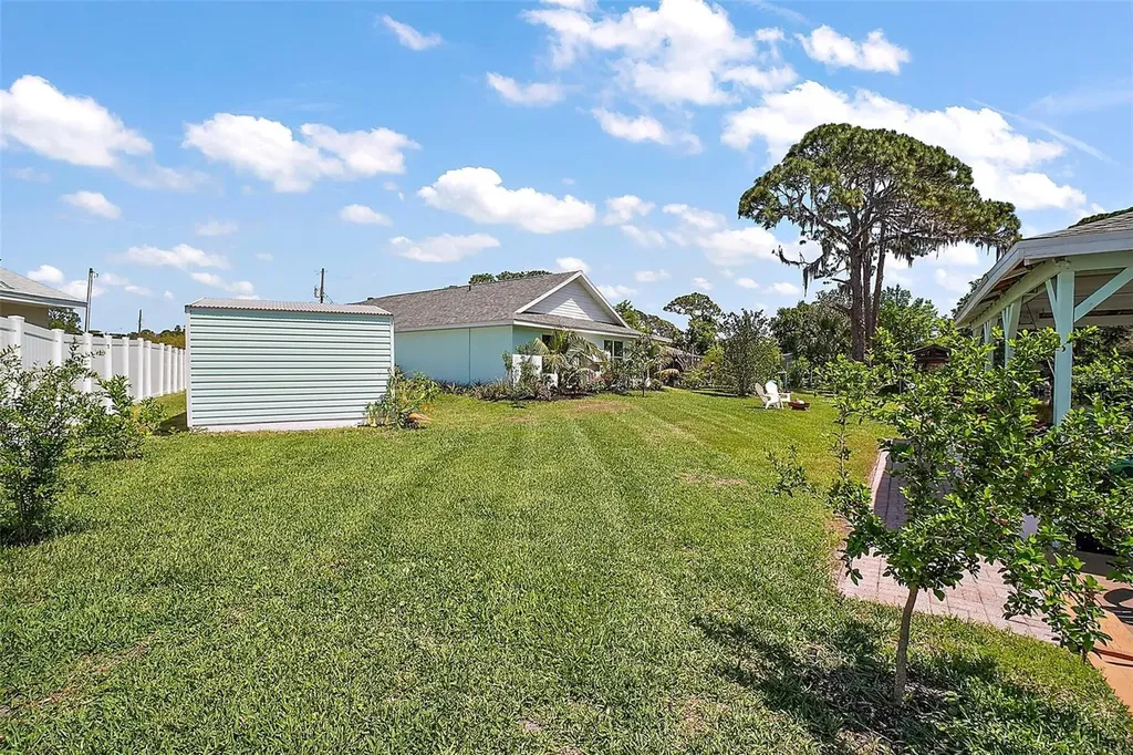 33635 Jeffery Court Leesburg FL 34788