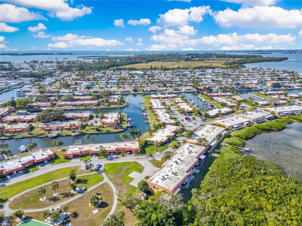 4013 Catalina Drive Bradenton FL 34210