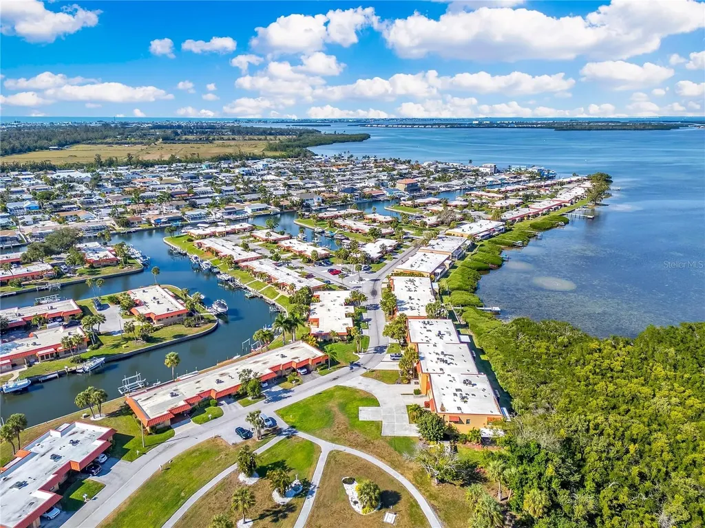 4013 Catalina Drive Bradenton FL 34210