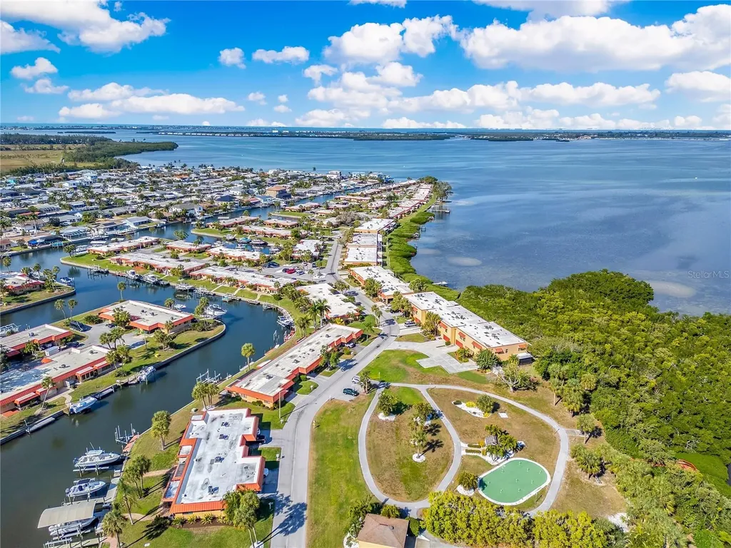 4013 Catalina Drive Bradenton FL 34210