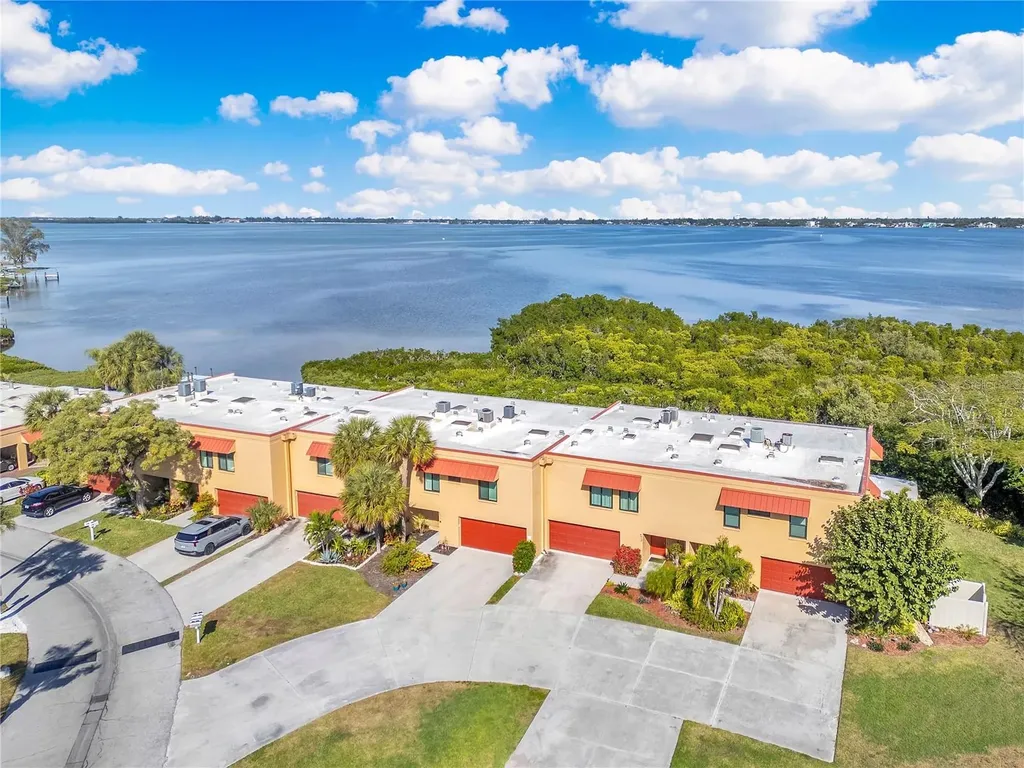 4013 Catalina Drive Bradenton FL 34210