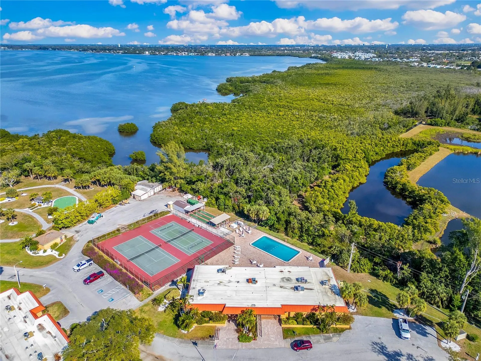 4013 Catalina Drive Bradenton FL 34210