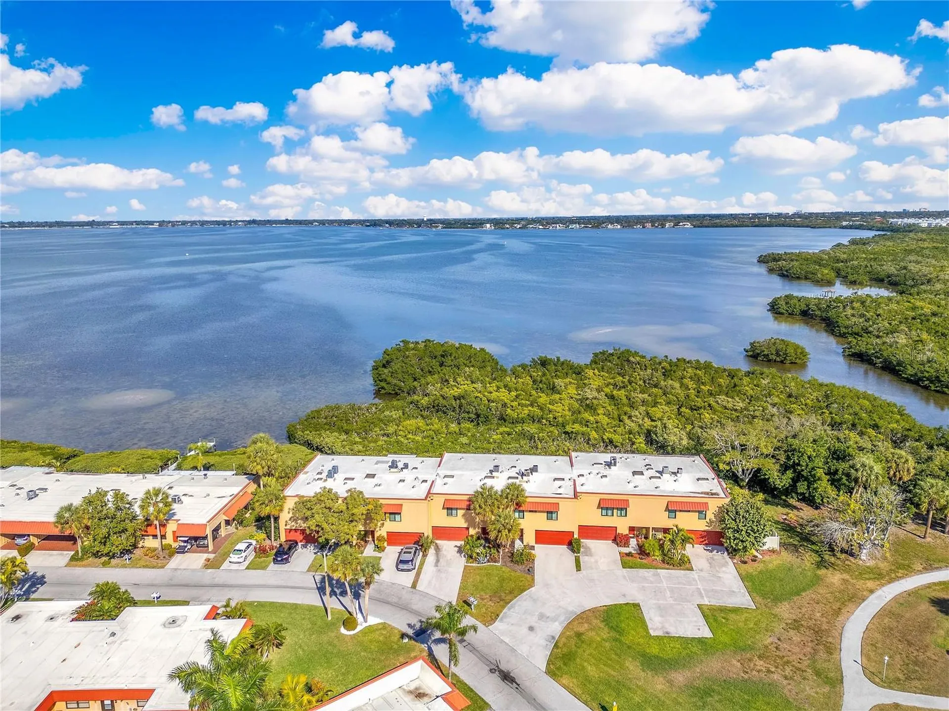 4013 Catalina Drive Bradenton FL 34210