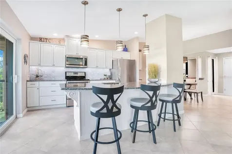 4013 Catalina Drive Bradenton FL 34210