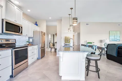 4013 Catalina Drive Bradenton FL 34210