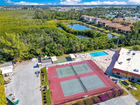 4013 Catalina Drive Bradenton FL 34210