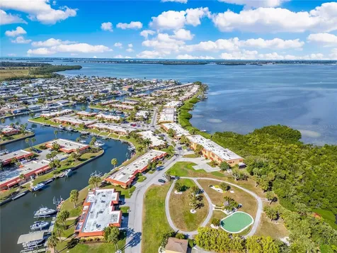 4013 Catalina Drive Bradenton FL 34210