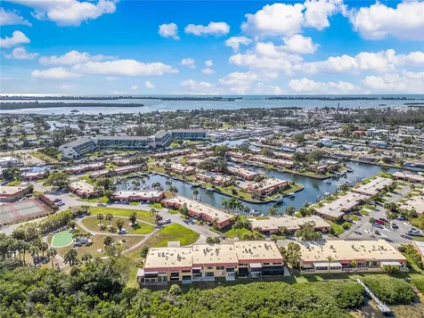 4013 Catalina Drive Bradenton FL 34210