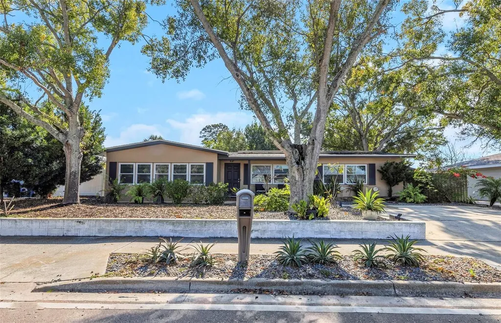 6644 Gulfport Boulevard S South Pasadena FL 33707