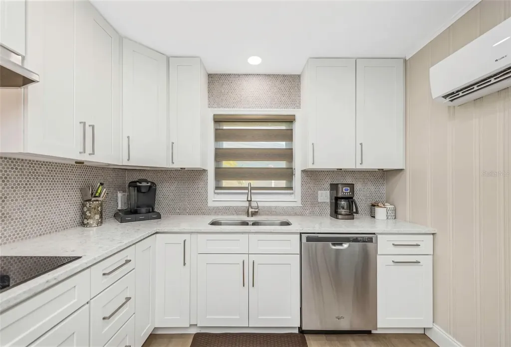 6644 Gulfport Boulevard S South Pasadena FL 33707
