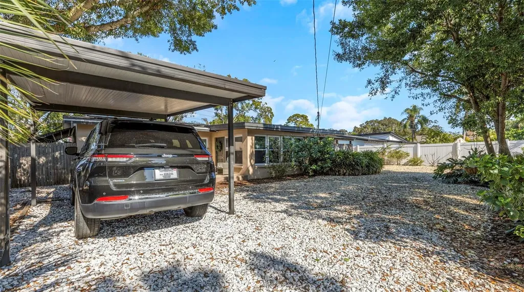 6644 Gulfport Boulevard S South Pasadena FL 33707