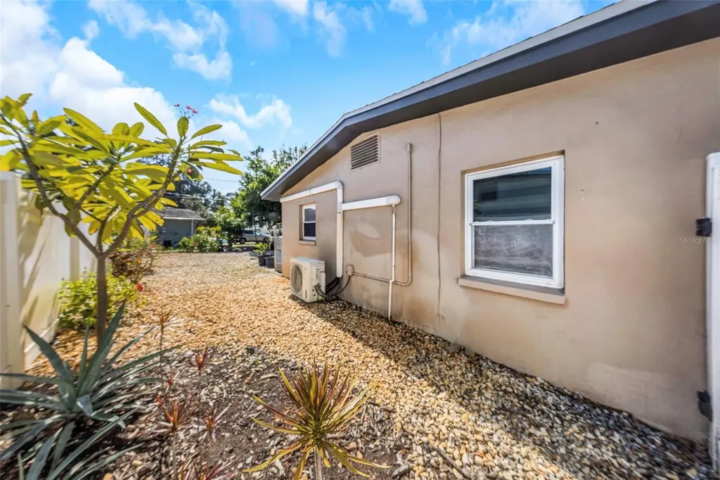 6644 Gulfport Boulevard S South Pasadena FL 33707