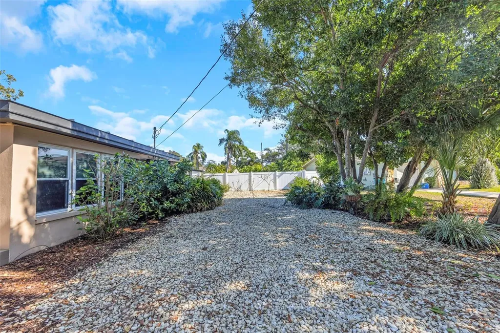 6644 Gulfport Boulevard S South Pasadena FL 33707