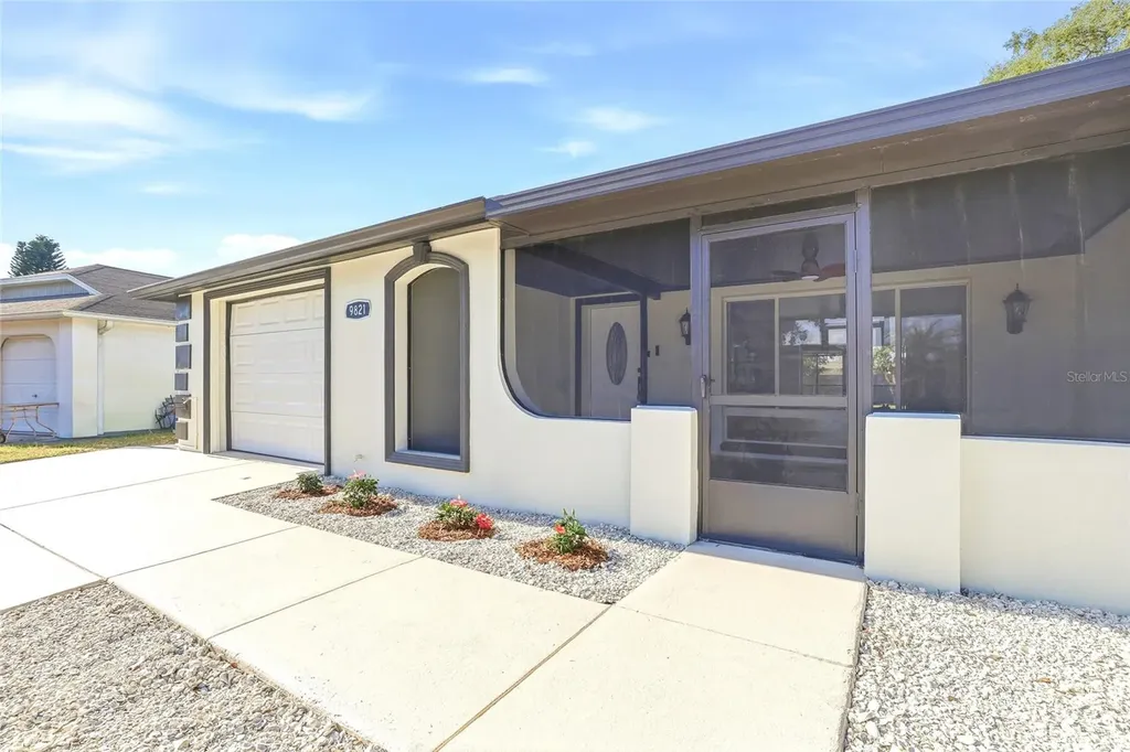 9821 Lakeside Lane Port Richey FL 34668