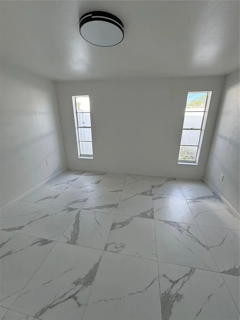 7712 W Powhatan Tampa FL 33615