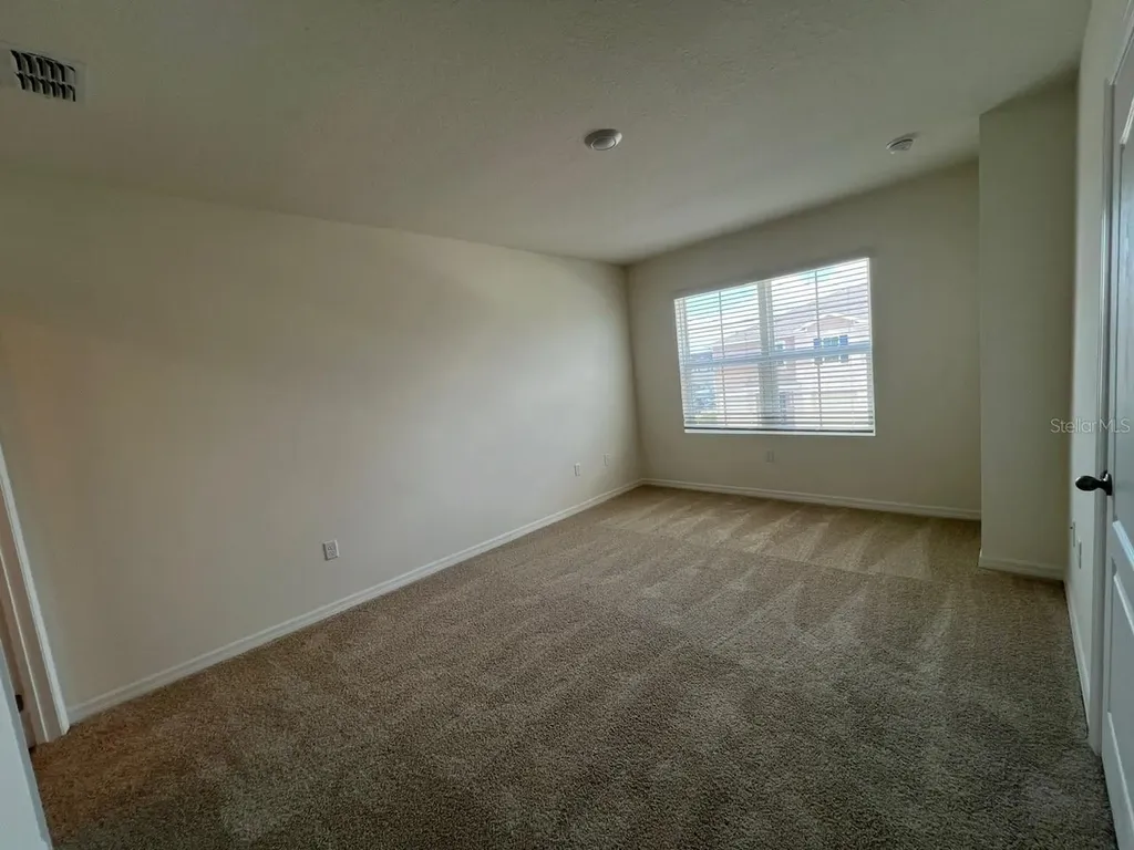 1532 Lumber Avenue Davenport FL 33837