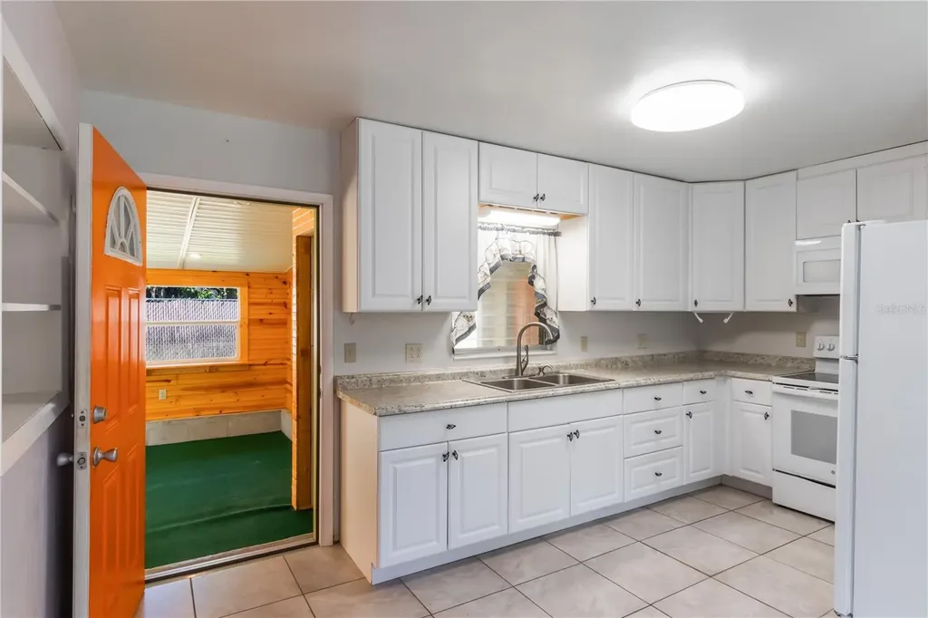 1163 Lake Drive Waverly FL 33877