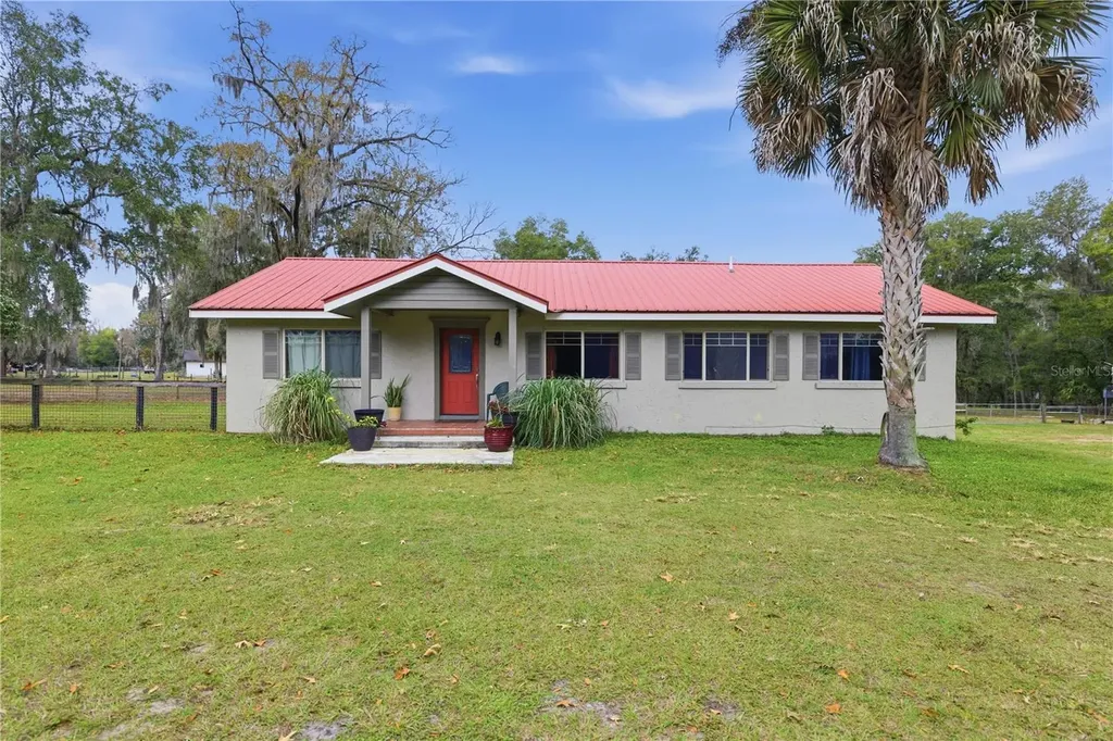 18400 N Us Highway 441 Reddick FL 32686