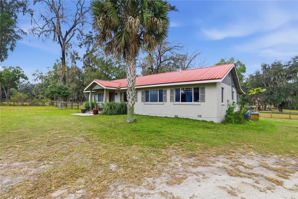 18400 N Us Highway 441 Reddick FL 32686