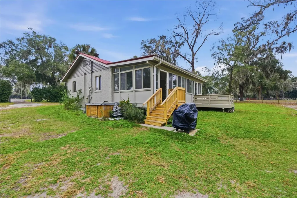 18400 N Us Highway 441 Reddick FL 32686