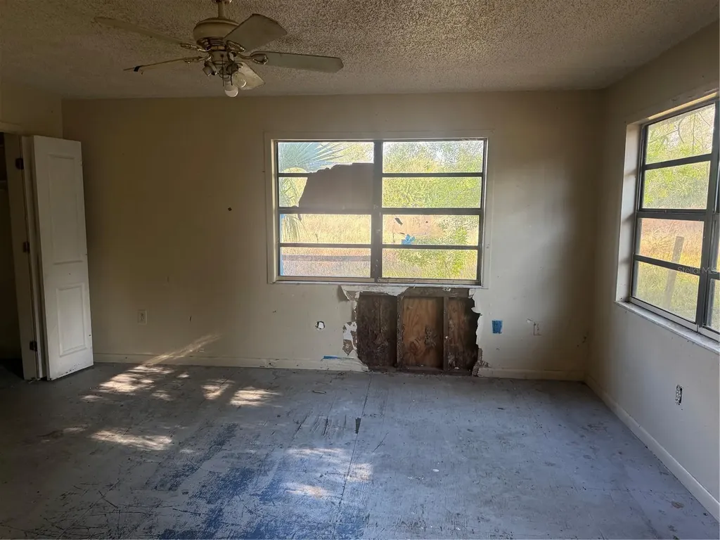 830 Bloxham Avenue Punta Gorda FL 33982