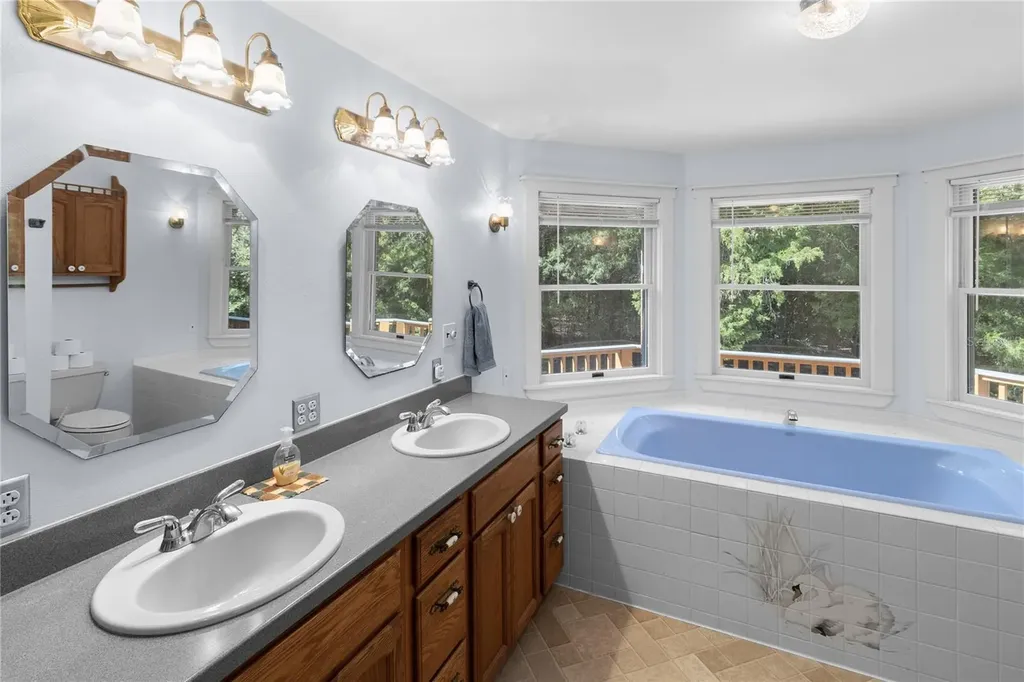 8350 NW 77th Place Chiefland FL 32626