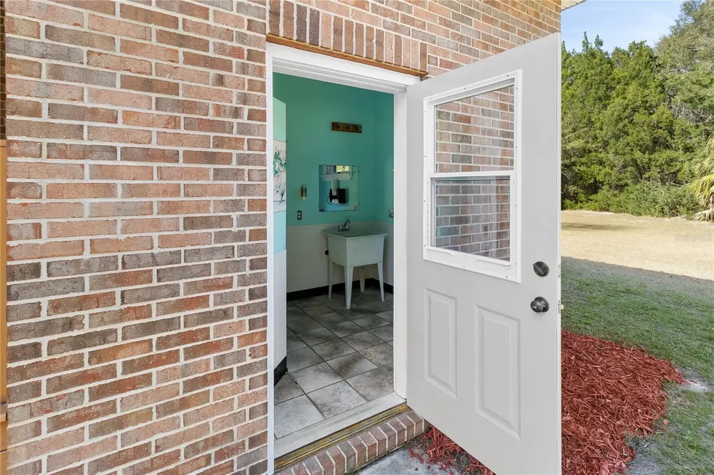 8350 NW 77th Place Chiefland FL 32626