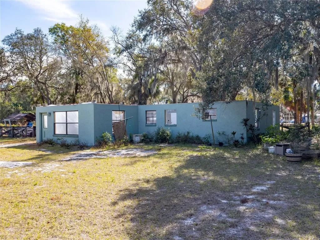 8725 Treasure Island Road Leesburg FL 34788