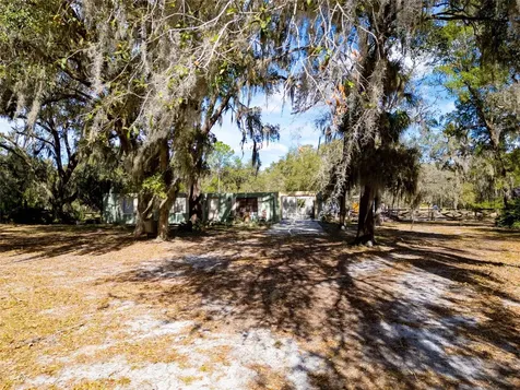8725 Treasure Island Road Leesburg FL 34788