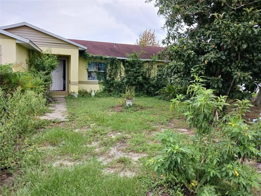 325 Elizabeth Avenue Mascotte FL 34753