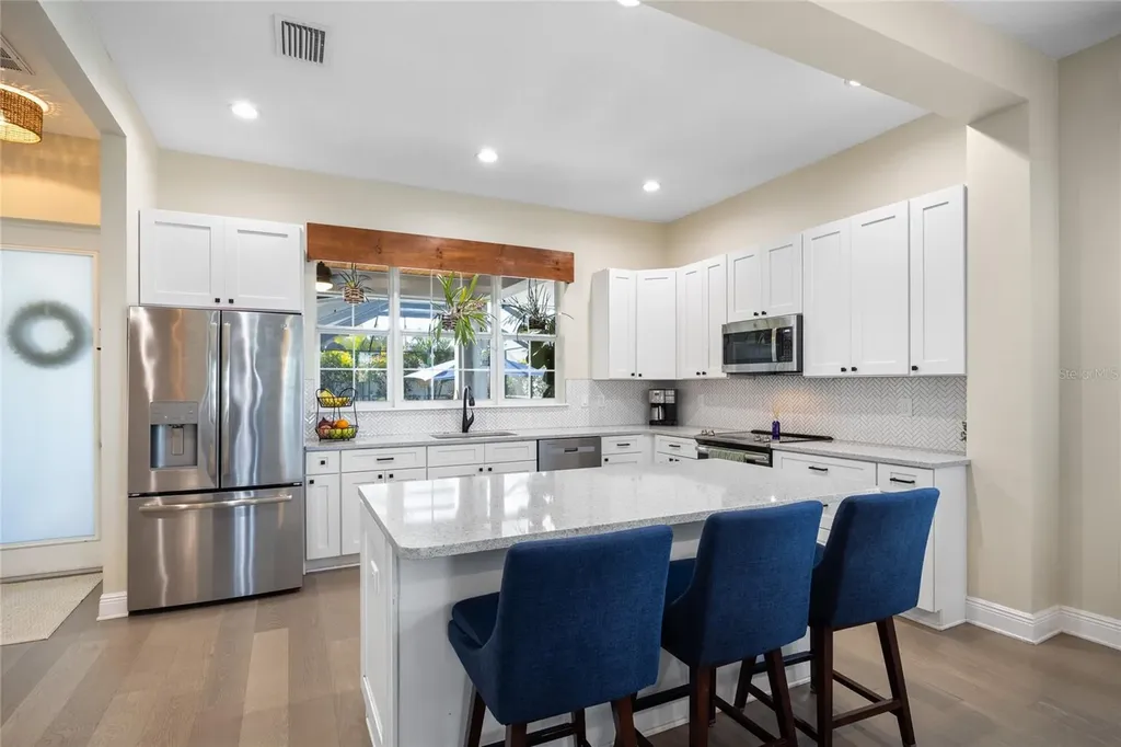 1854 13th Avenue N St Petersburg FL 33713