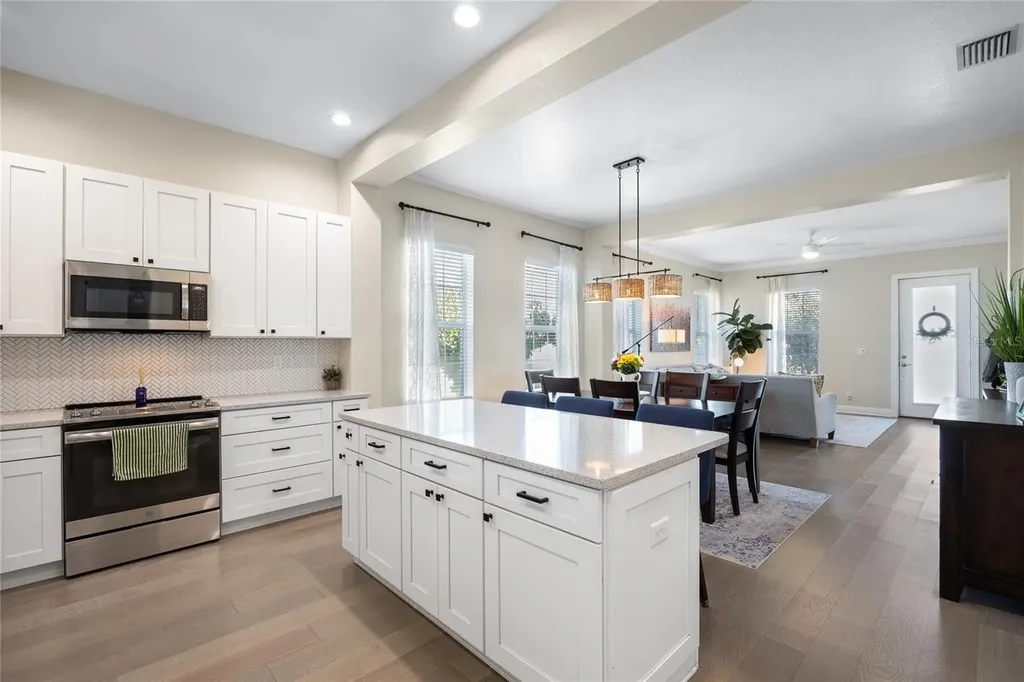 1854 13th Avenue N St Petersburg FL 33713