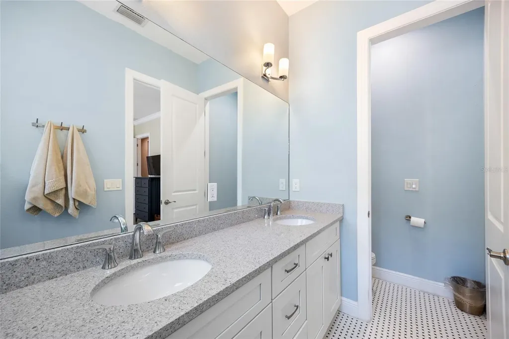 1854 13th Avenue N St Petersburg FL 33713