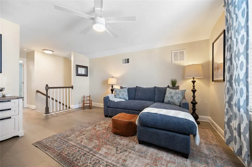 1854 13th Avenue N St Petersburg FL 33713