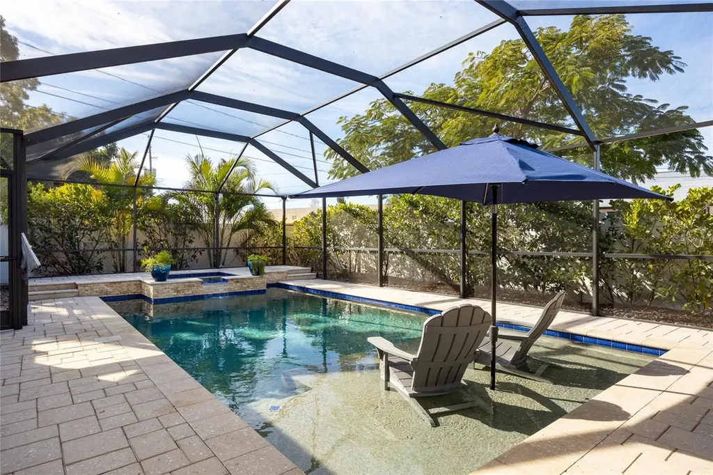 1854 13th Avenue N St Petersburg FL 33713