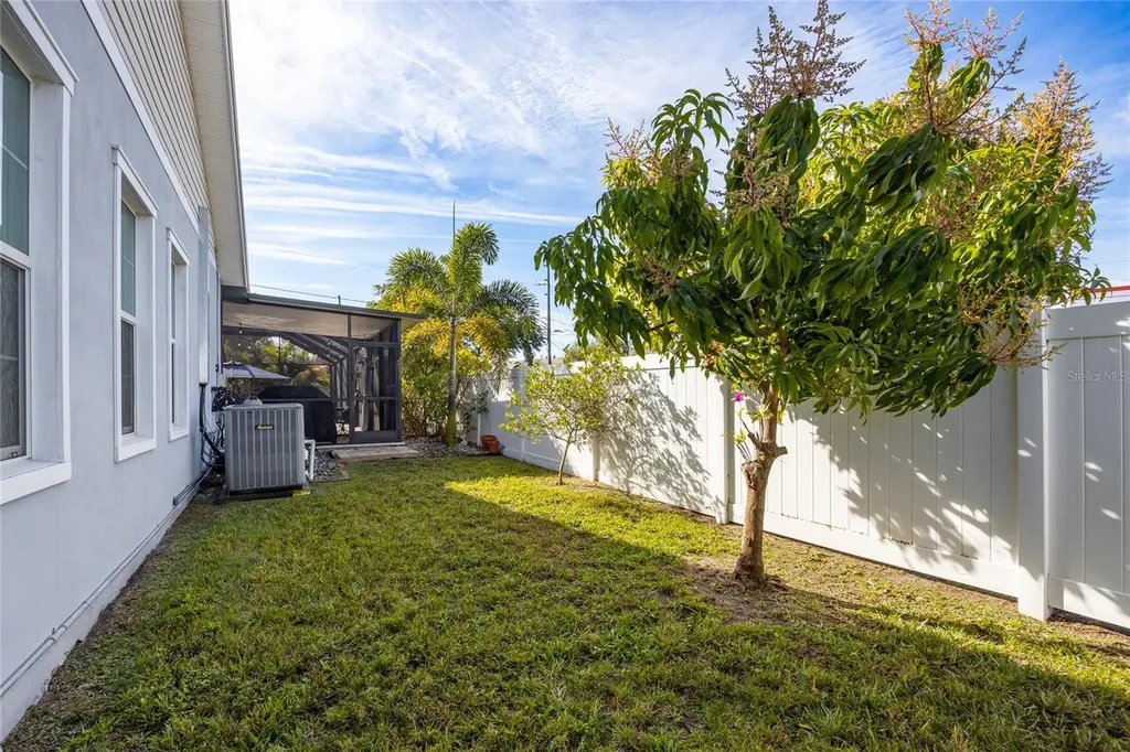 1854 13th Avenue N St Petersburg FL 33713