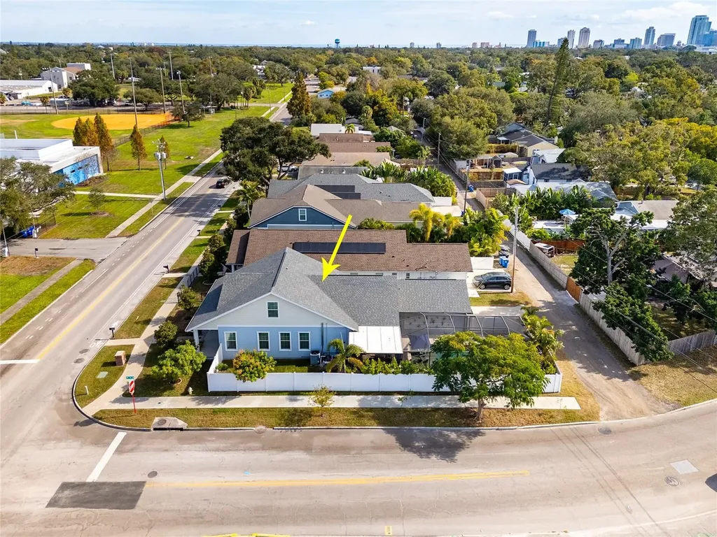 1854 13th Avenue N St Petersburg FL 33713