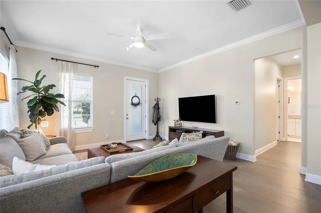 1854 13th Avenue N St Petersburg FL 33713