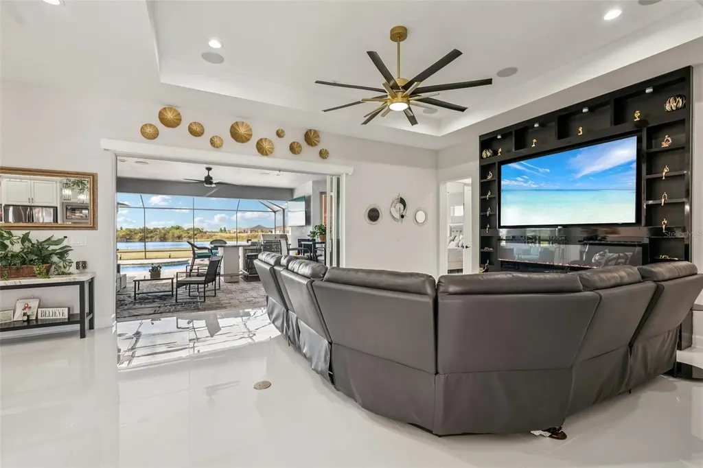 5027 Lake Toscana Drive Wimauma FL 33598