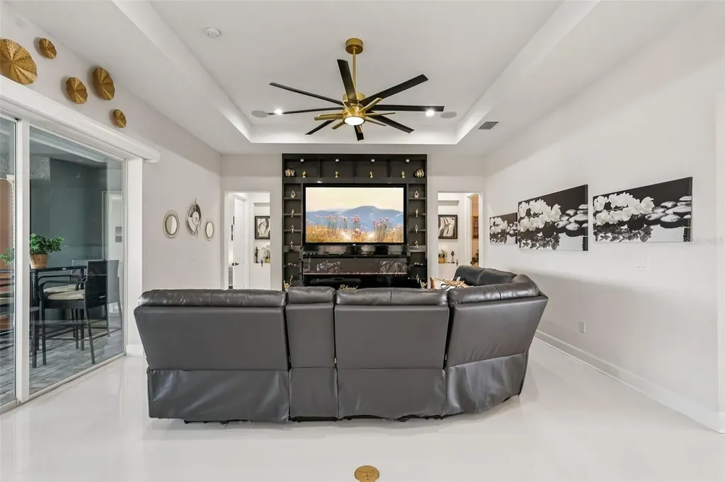 5027 Lake Toscana Drive Wimauma FL 33598