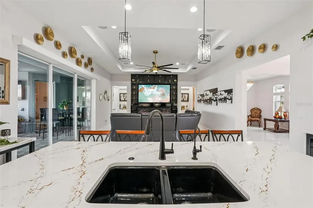 5027 Lake Toscana Drive Wimauma FL 33598