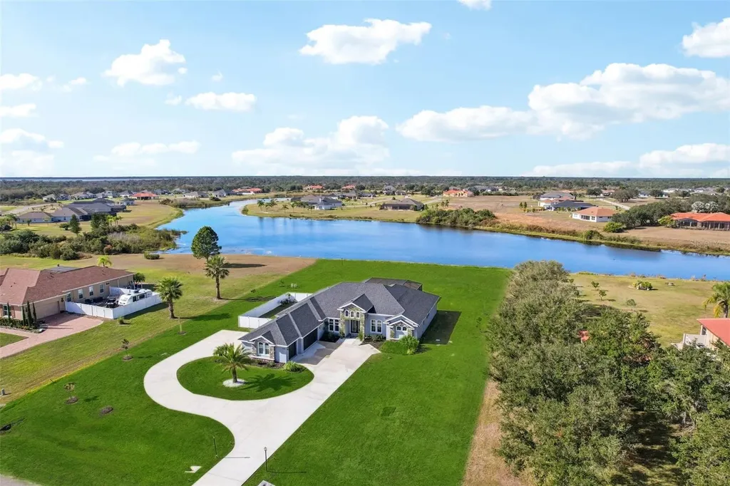5027 Lake Toscana Drive Wimauma FL 33598