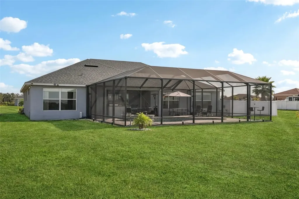 5027 Lake Toscana Drive Wimauma FL 33598