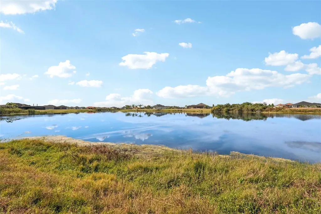 5027 Lake Toscana Drive Wimauma FL 33598