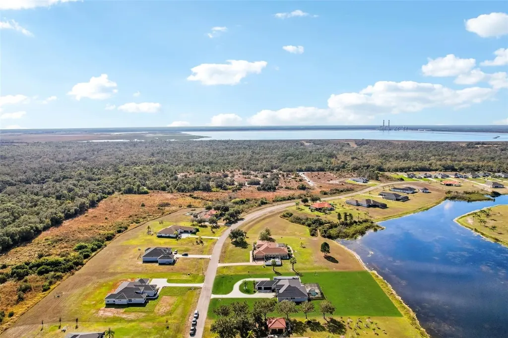 5027 Lake Toscana Drive Wimauma FL 33598