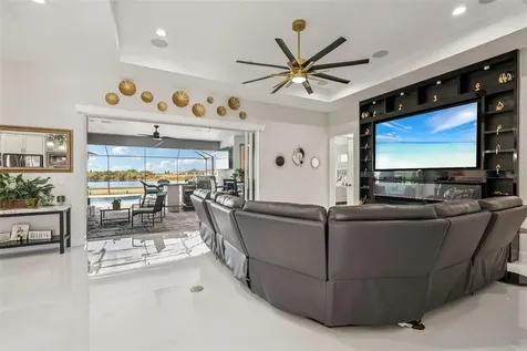5027 Lake Toscana Drive Wimauma FL 33598