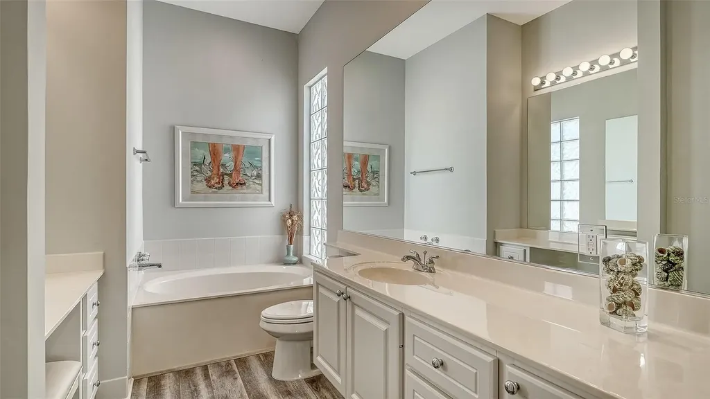 7681 Uliva Way Sarasota FL 34238