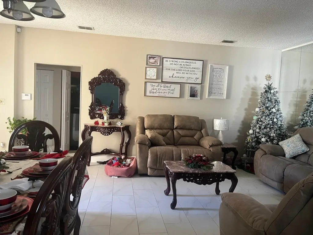 916 Ponderosa Pine Court Orlando FL 32825